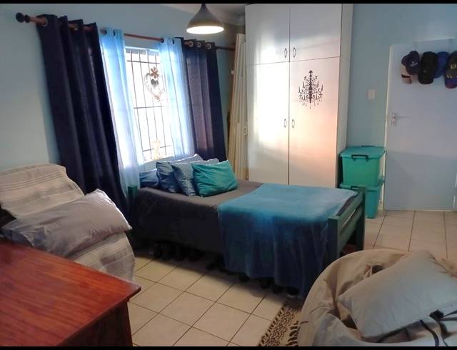 5 BEDROOM HOUSE FOR SALE IN BLUFF